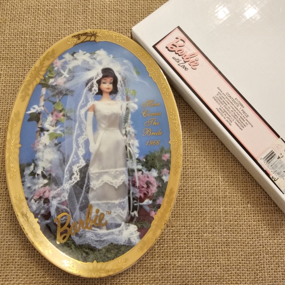 NIB Barbie with Love 1966 Collector's Plate Here Comes the Bride by Enesco - Picture 12 of 13